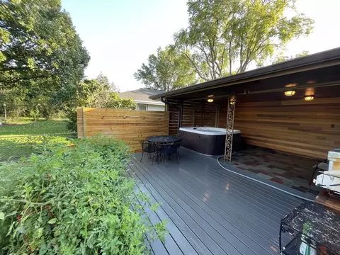 5 Lateer Dr, Normal, IL 61761 photo 2