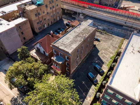 4718 N Winthrop Ave, Chicago, IL 60640