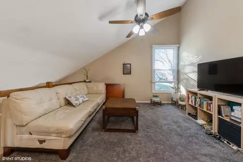 603 College Crossing Xing N, Rolling Meadows, IL 60008 photo 6