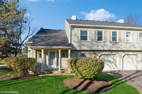 603 College Crossing Xing N, Rolling Meadows, IL 60008