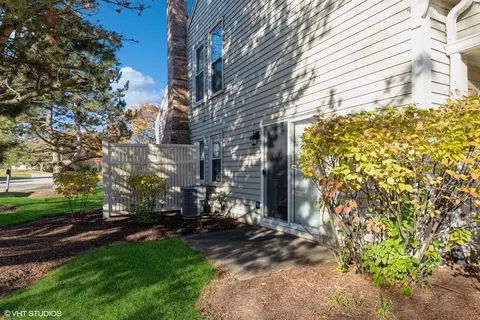 603 College Crossing Xing N, Rolling Meadows, IL 60008 photo 12