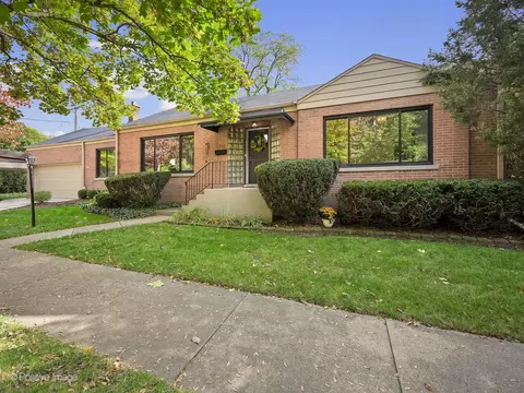 845 N Waiola Ave, La Grange Park, IL 60526