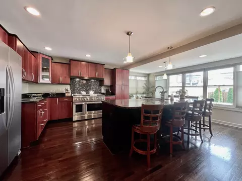10335 S Artesian Ave, Chicago, IL 60655 photo 9