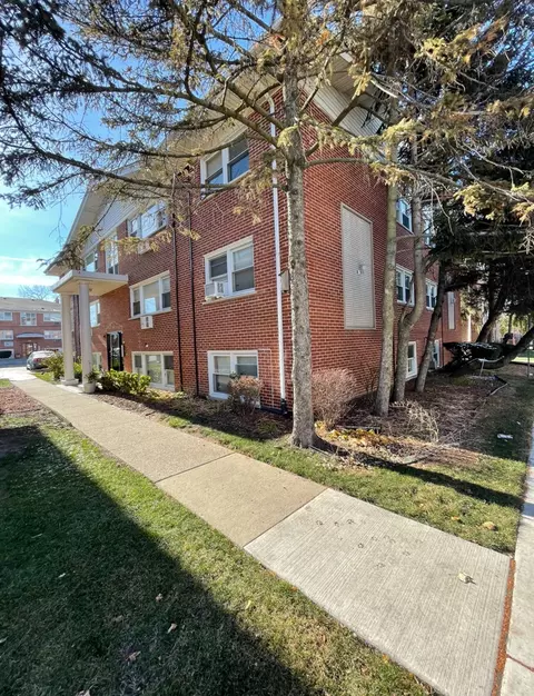 10145 Hartford Ct #2A, Schiller Park, IL 60176