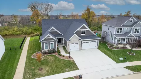415 Lake Falls Blvd, Savoy, IL 61874