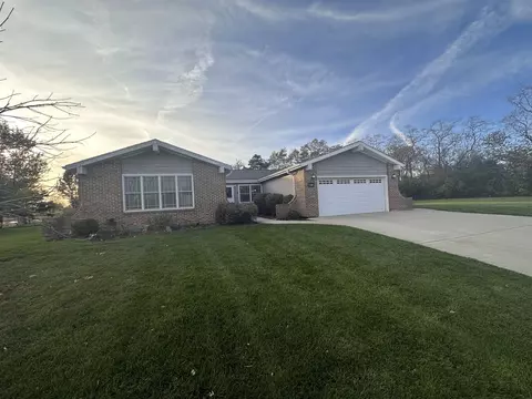 5 N770 Santa Fe Trl, Bloomingdale, IL 60108