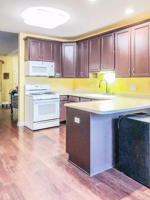 2640 Summit Dr #109, Glenview, IL 60025 photo 7