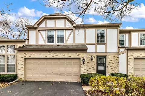 4574 N Sapphire Dr, Hoffman Estates, IL 60192