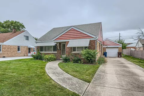 10813 S Komensky Ave, Oak Lawn, IL 60453