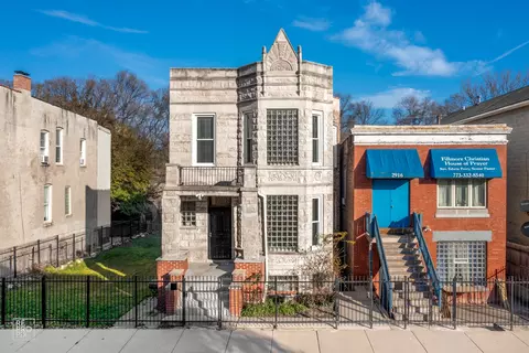 2918 W Fillmore St, Chicago, IL 60612