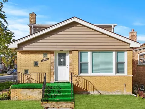 10424 S Corliss Ave, Chicago, IL 60628