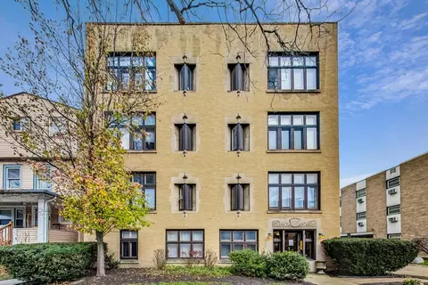 1136 Ontario St #1D, Oak Park, IL 60302