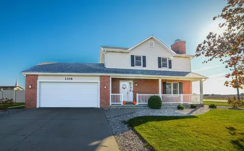 1308 Hunters Run Dr, Bourbonnais, IL 60914