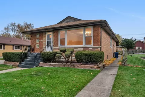 4866 Wick Dr, Oak Lawn, IL 60453