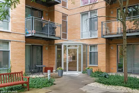 1720 Oak Ave #309, Evanston, IL 60201