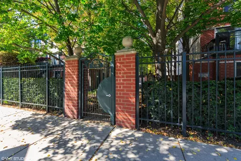 1812 S State St #10, Chicago, IL 60616