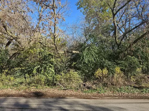 23 S Pistakee Lake Rd, Fox Lake, IL 60020