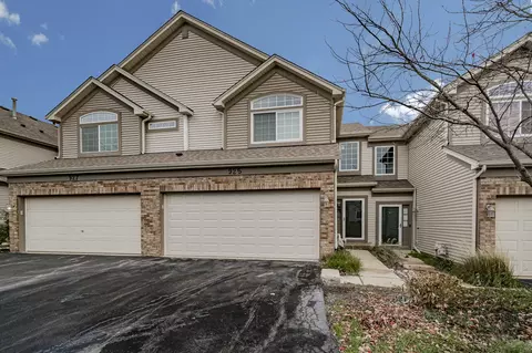 925 Asbury Dr, Aurora, IL 60502