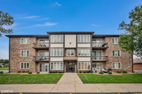 5016 Circle Ct #1102, Crestwood, IL 60445