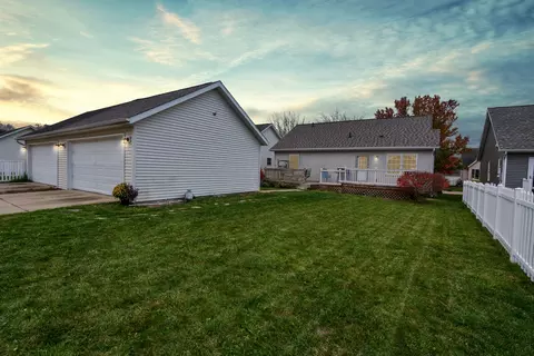 1110 Whitaker St, Normal, IL 61761 photo 38