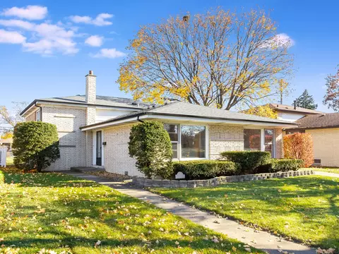 10841 Lamon Ave, Oak Lawn, IL 60453
