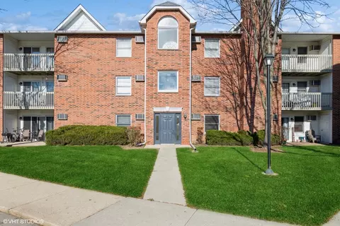 1352 Cunat Ct #3A, Lake In The Hills, IL 60156