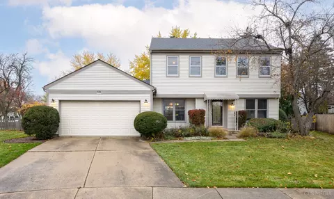 926 Thompson Blvd, Buffalo Grove, IL 60089