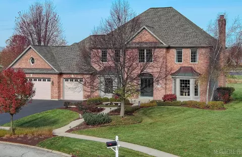 40 W012 Robert Lowell Pl, Saint Charles, IL 60175