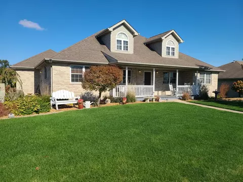 319 Southfield Dr, Beecher, IL 60401