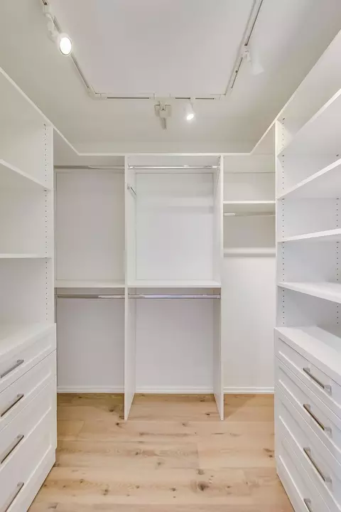 200 E Delaware Pl #29B, Chicago, IL 60611 photo 16