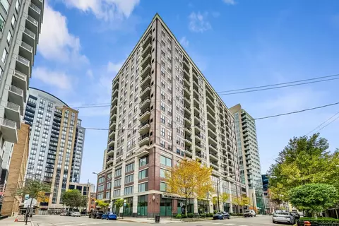 451 W Huron St #1301, Chicago, IL 60654