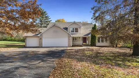 5240 Oak Hill Rd, Rockford, IL 61109