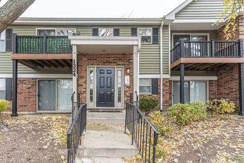1324 Mc Dowell Rd #102, Naperville, IL 60563