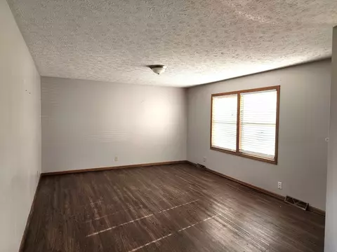 240 Mitchell Ct, Braidwood, IL 60408 photo 2