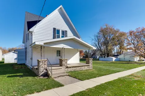 117 Madison, Hopedale, IL 61747