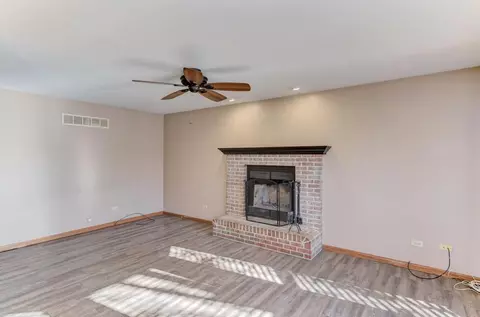 2304 Ashwood Dr, Plainfield, IL 60586 photo 18