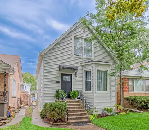 3905 N Neva Ave, Chicago, IL 60634