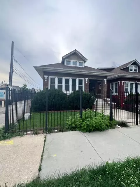 6242 S Fairfield Ave, Chicago, IL 60629