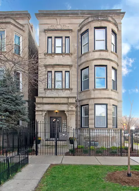3359 W Flournoy St, Chicago, IL 60624