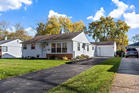2400 Dove St, Rolling Meadows, IL 60008 photo 2