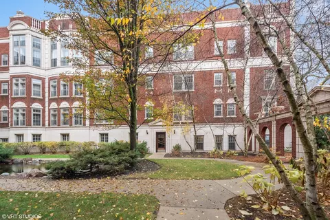 498 Sheridan Rd #G, Evanston, IL 60202