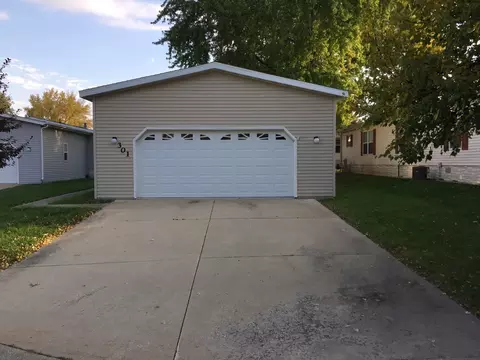 301 Elder Ln, Belvidere, IL 61008