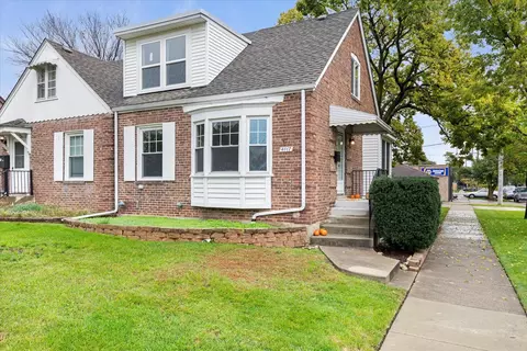4447 Joliet Ave, Lyons, IL 60534