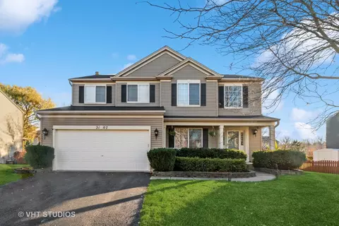 2107 Grand Pointe Trl, Aurora, IL 60503