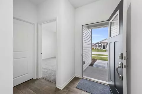 1378 Wild Tulip Cir, Bartlett, IL 60103 photo 2