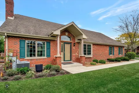 7524 E Plank Trail Ct, Frankfort, IL 60423