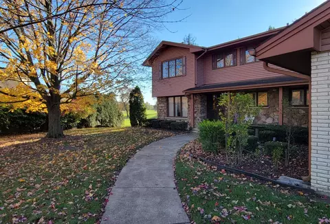 8430 Carriage Green Dr, Darien, IL 60561