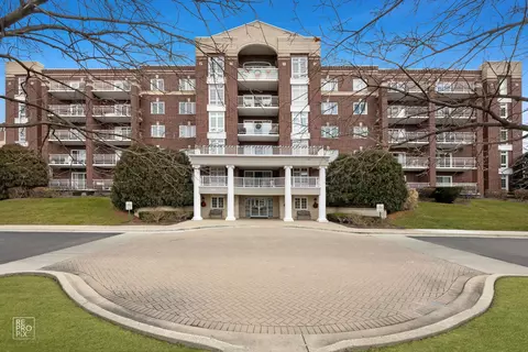 7051 W Touhy Ave #506, Niles, IL 60714