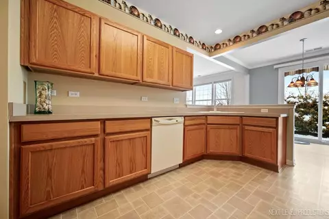 736 Tahoe Trl, Elgin, IL 60124 photo 9