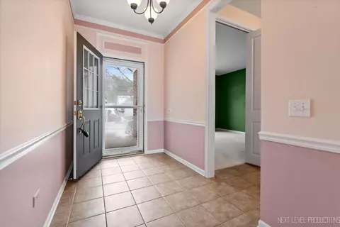 736 Tahoe Trl, Elgin, IL 60124 photo 3